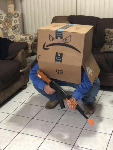 Что в коробке Мем