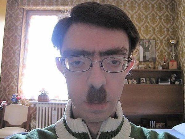 Усатые мужчины