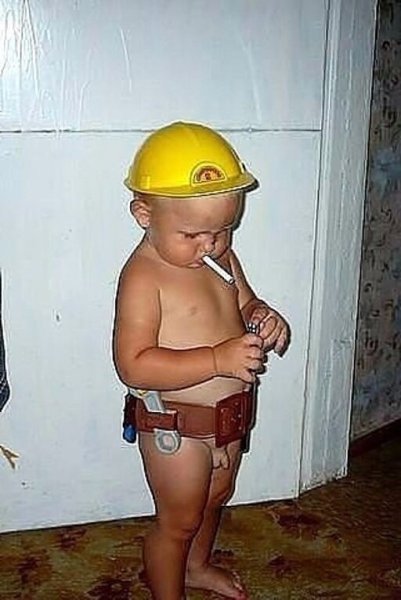 В трусах и каске