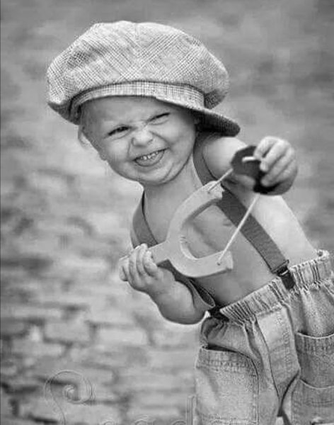 Ребенок в кепке