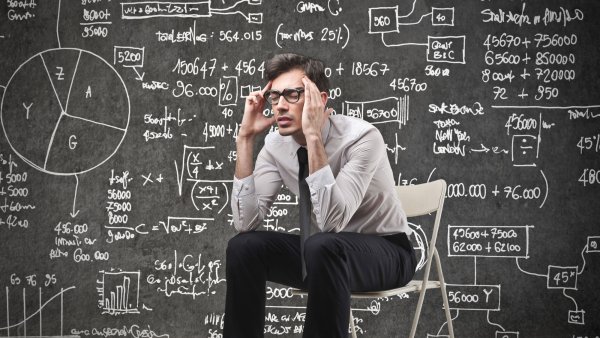 Человек думает формулы