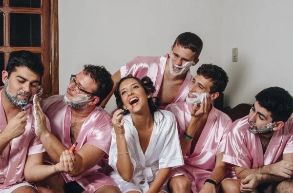 Одна девушка в мужском коллективе