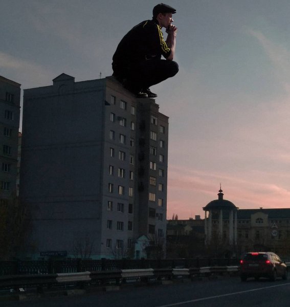 Парни на крыше