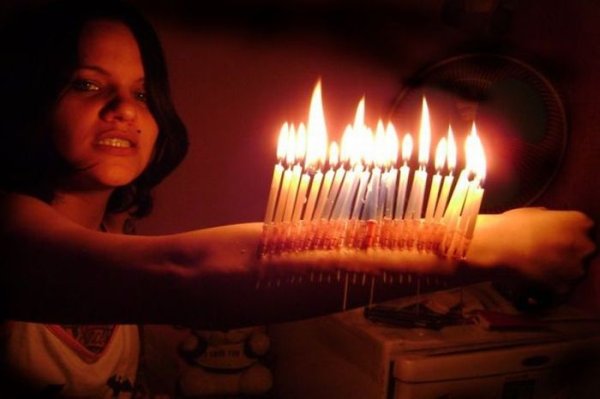 Девушка со свечой