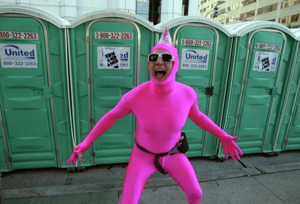 Розовый человек