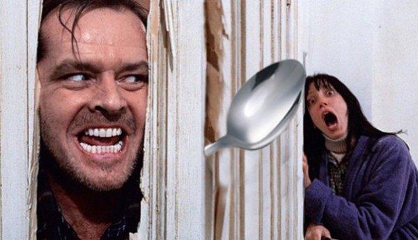 Джек Николсон ломится в дверь