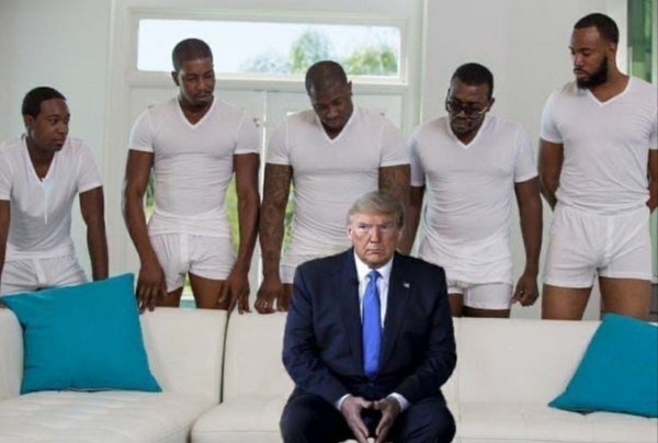 Много не Гро и один белый