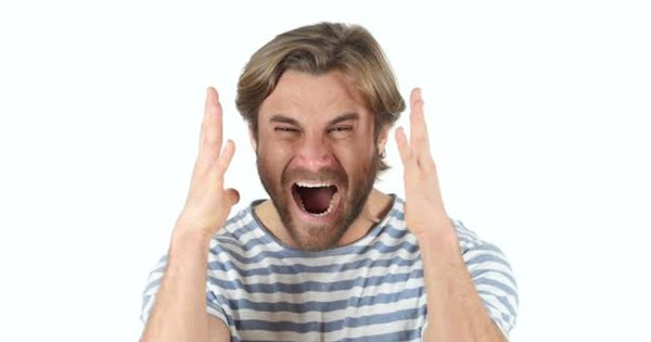 Мужик орет