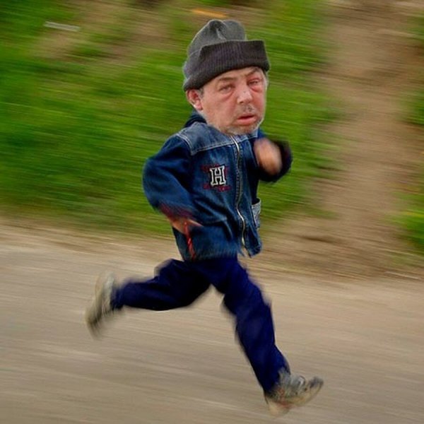 Человек убегает