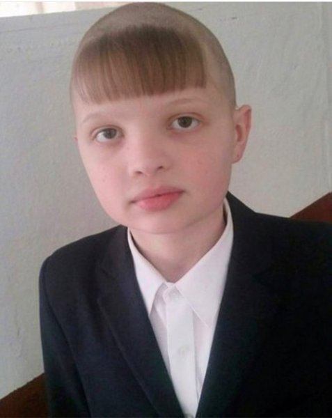 Прическа налысо с челкой