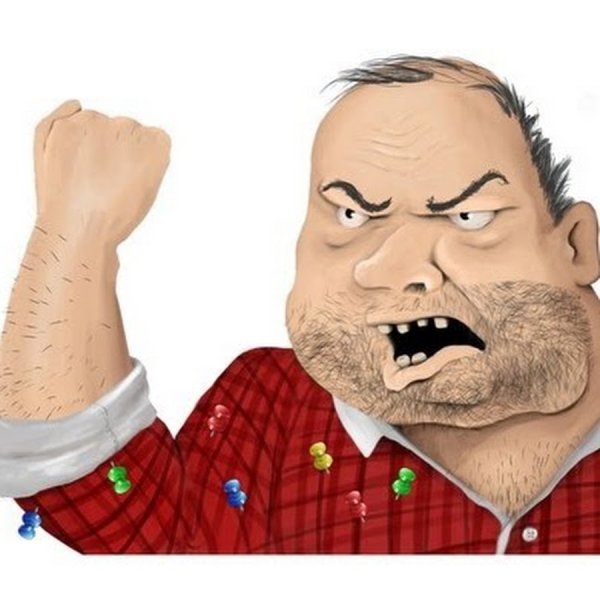 Мужик грозит кулаком