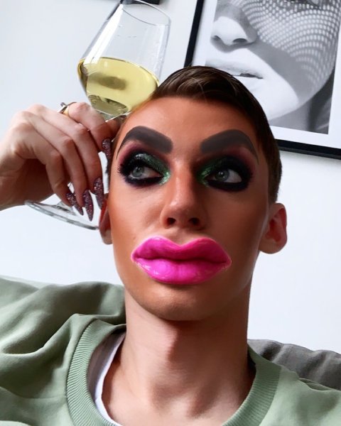 Андрей Петров кринж макияж