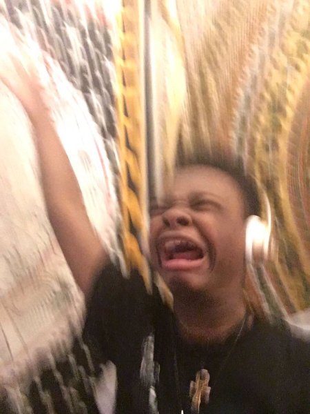 В наушниках Мем