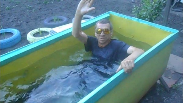 Батя Руслана Гительмана в бочке