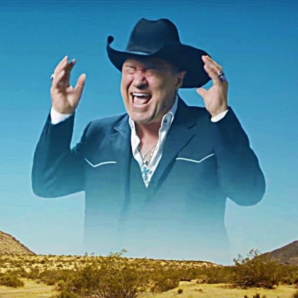 Мужик в шляпе орет