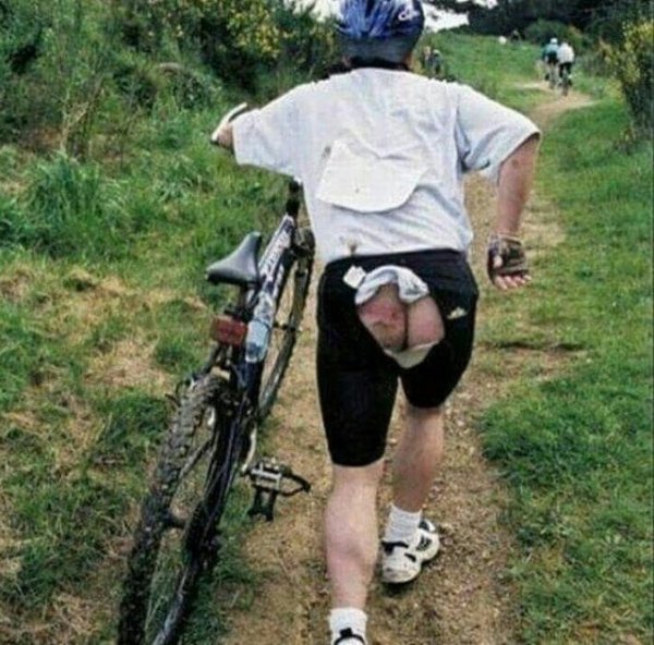 Смешной велосипедист