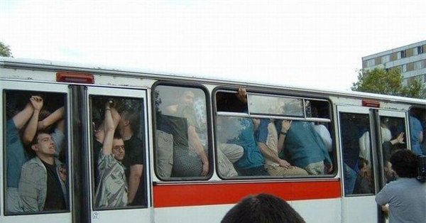 Тесный автобус