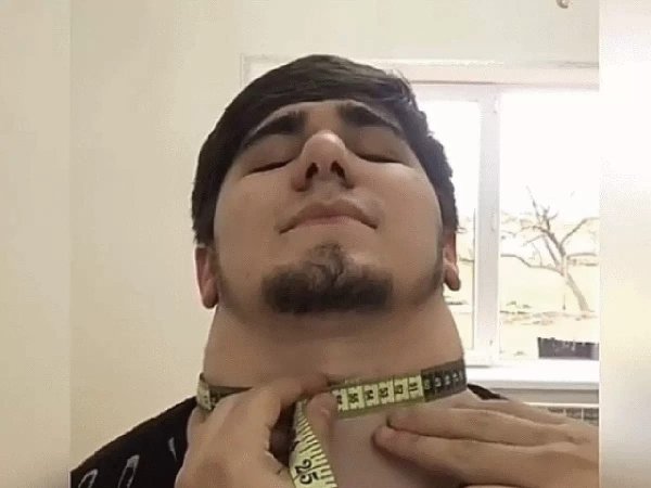 Асхаб Тамаев шея