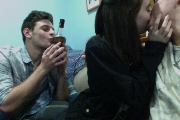 Поцелуй третий лишний