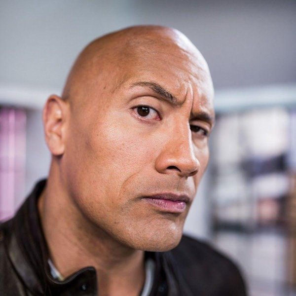 Дуэйн скала Джонсон бровь