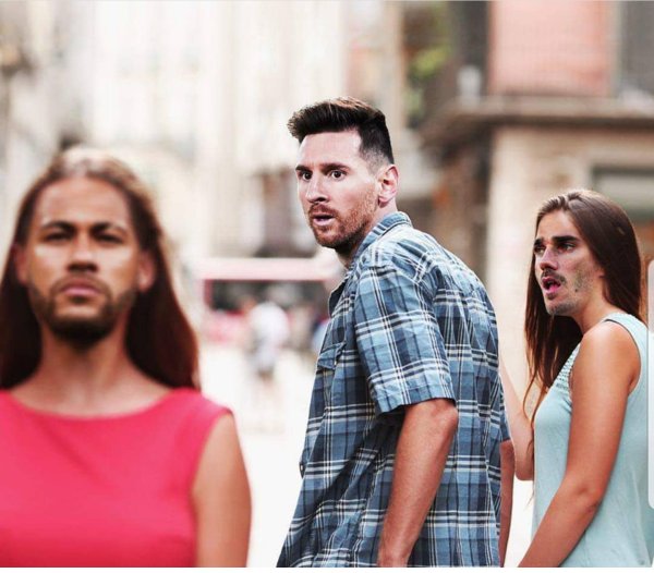 Парень оглянулся