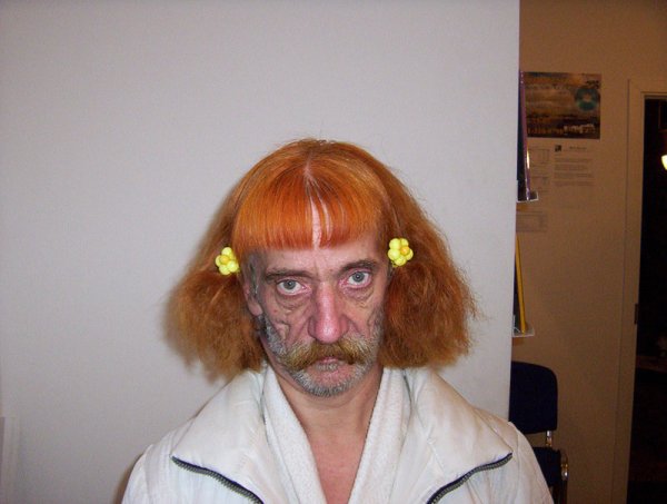 Рыжий парень смешной