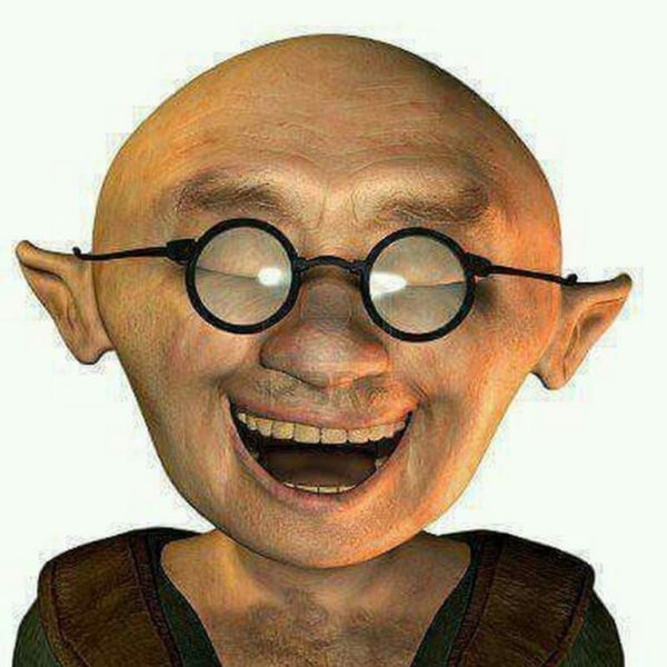 Лысый старик в очках