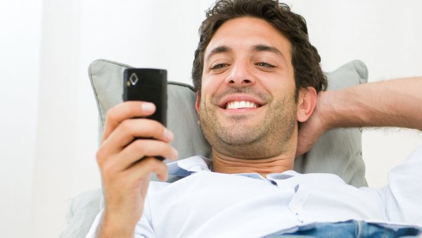 Мужчина с телефоном