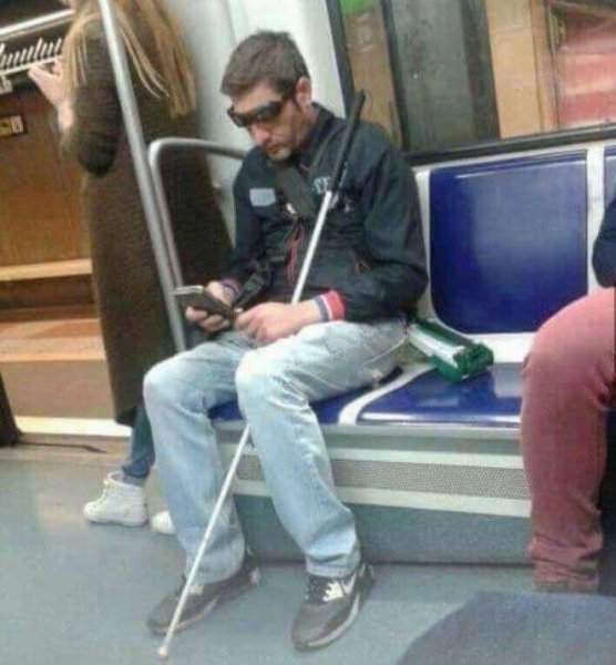 Смешной слепой