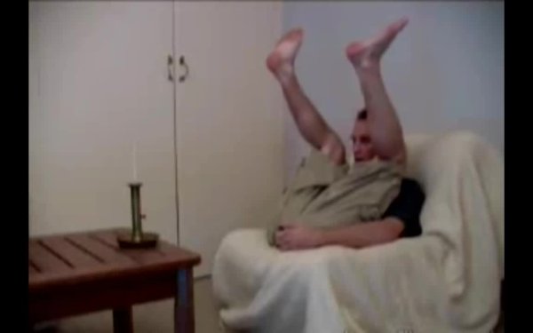 Пукнул на зажигалку гифка