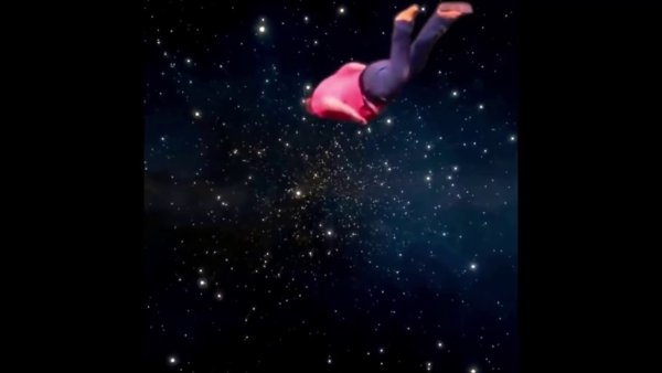 Летает в космосе Мем