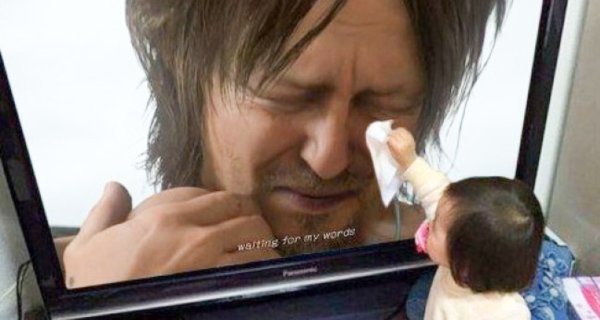 Девушка вытирает слезы хомяком