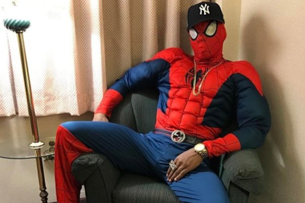 Костюм человека паука Мем