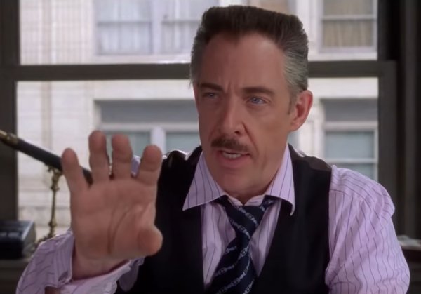 Дж к Симмонс человек паук