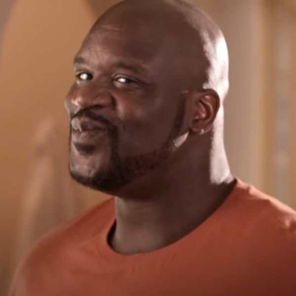 Негр улыбается