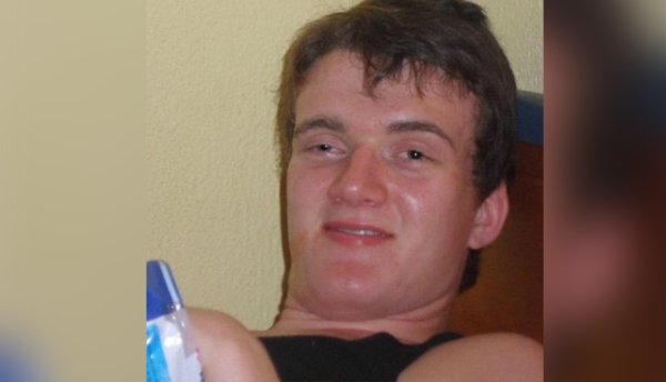 Обкуренный парень