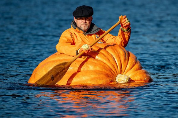 Лодка из тыквы