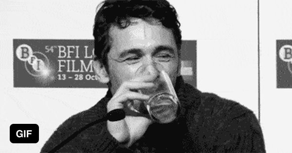 Выплюнул воду гиф