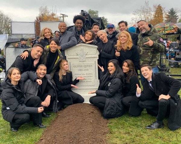 Оливер куин могила