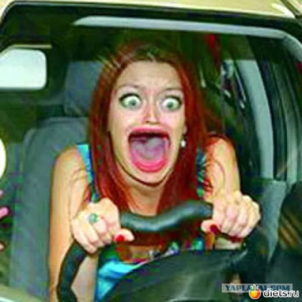 Женщина за рулем