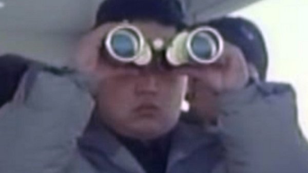 Мужик с биноклем