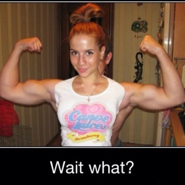 Девушка с накаченными руками прикол