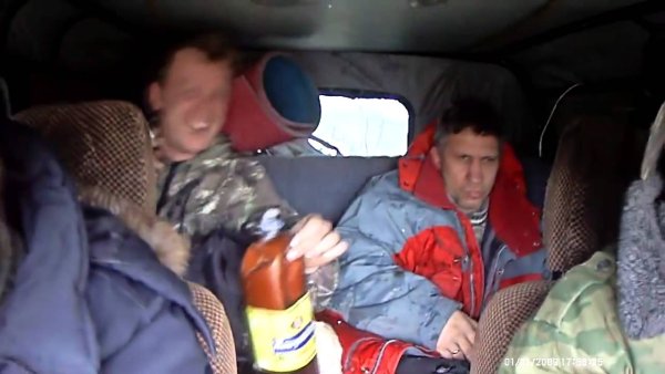 Мужики на УАЗИКЕ С пивом гиф