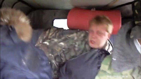 Мужики едут на рыбалку на УАЗИКЕ