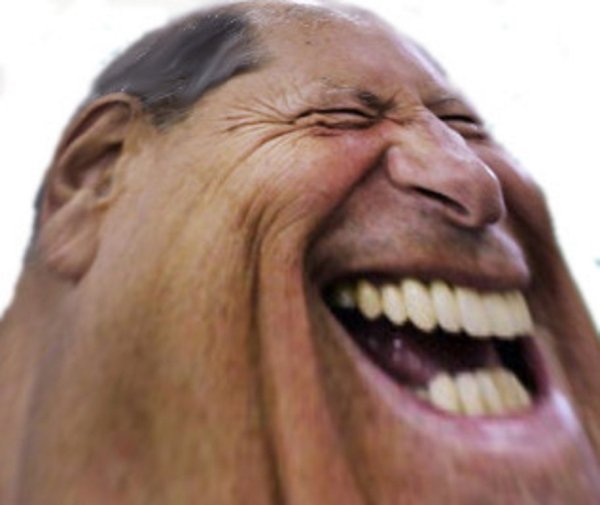 Мужик смеется