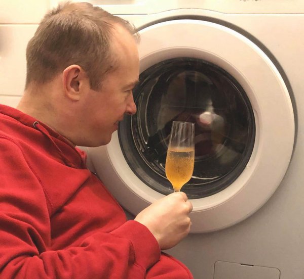 Стиралка окно самолёта