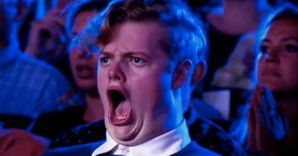 Удивленный зритель