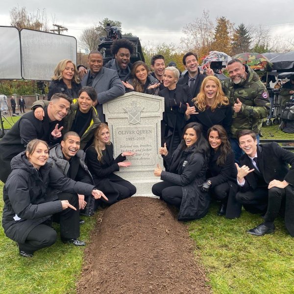 Грант Гастин на могиле Оливера