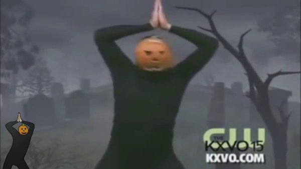 Мем чувак с тыквой на голове