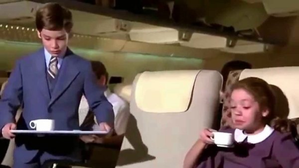 Мемы из фильма самолет